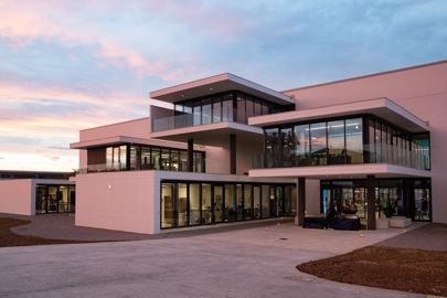 Hi-Food, détenue par CSM ingrédients inaugure un nouveau site de production ultramoderne de 6 000 mètres carrés dédié à l’innovation et à la production d’ingrédients alimentaires à la pointe de la technologie Hi-Food, détenue par CSM ingrédients inaugure un nouveau site de production ultramoderne de 6 000 mètres carrés dédié à l’innovation et à la production d’ingrédients alimentaires à la pointe de la technologie